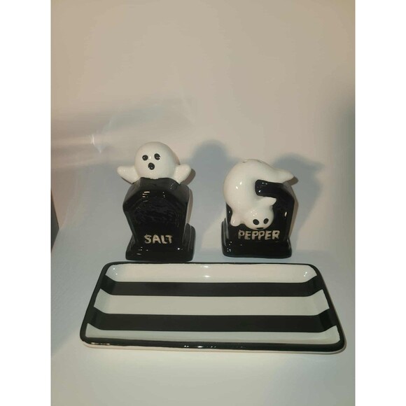 Jack O Lantern Halloween SALT & PEPPER SHAKERS Ghost Tombstone 3pc Set NIB NEW - Picture 3 of 6